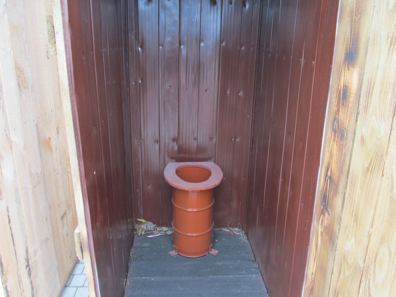Деревянные туалеты для дома и дачи в бельцах. viceu din lemn будки для собак foto 9