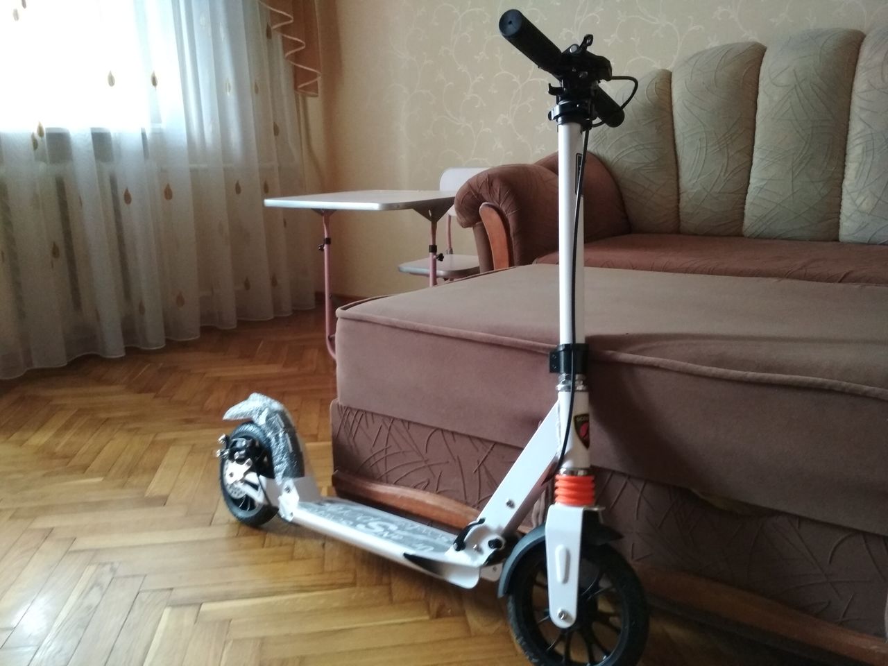 Самокат scooter с дисковыми тормозами. новыи... trotineta