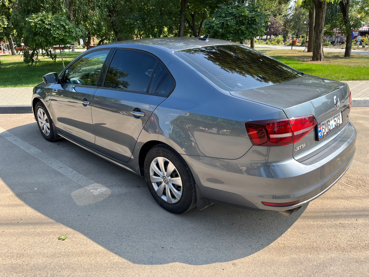 Volkswagen Jetta foto 4