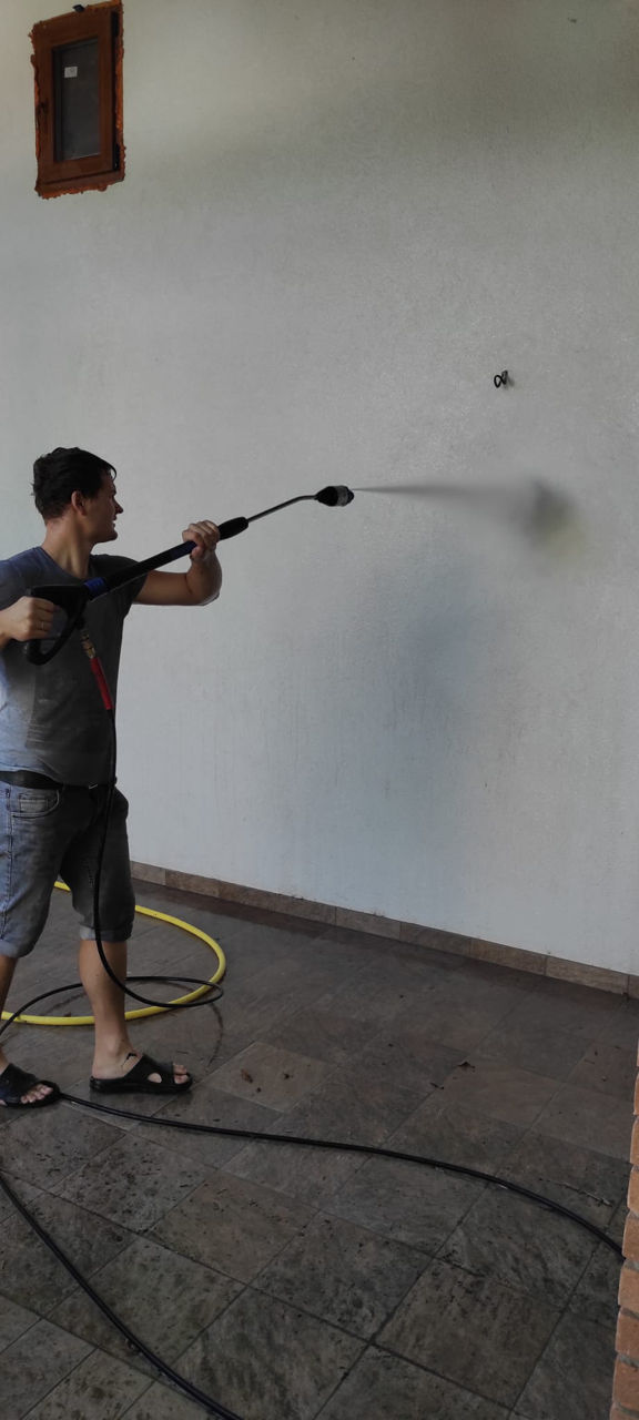 Servicii de cleaning pentru exterior: spalare fatade, acoperisuri, spalare pavaje, garduri, etc. foto 1