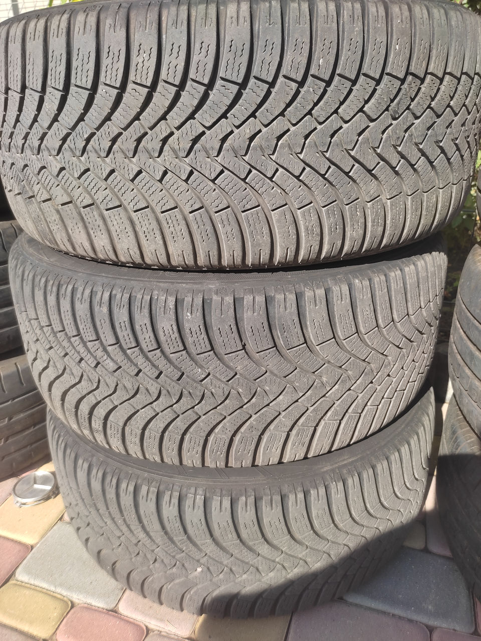 Шины R-17 245/45 Falken 85% Зима