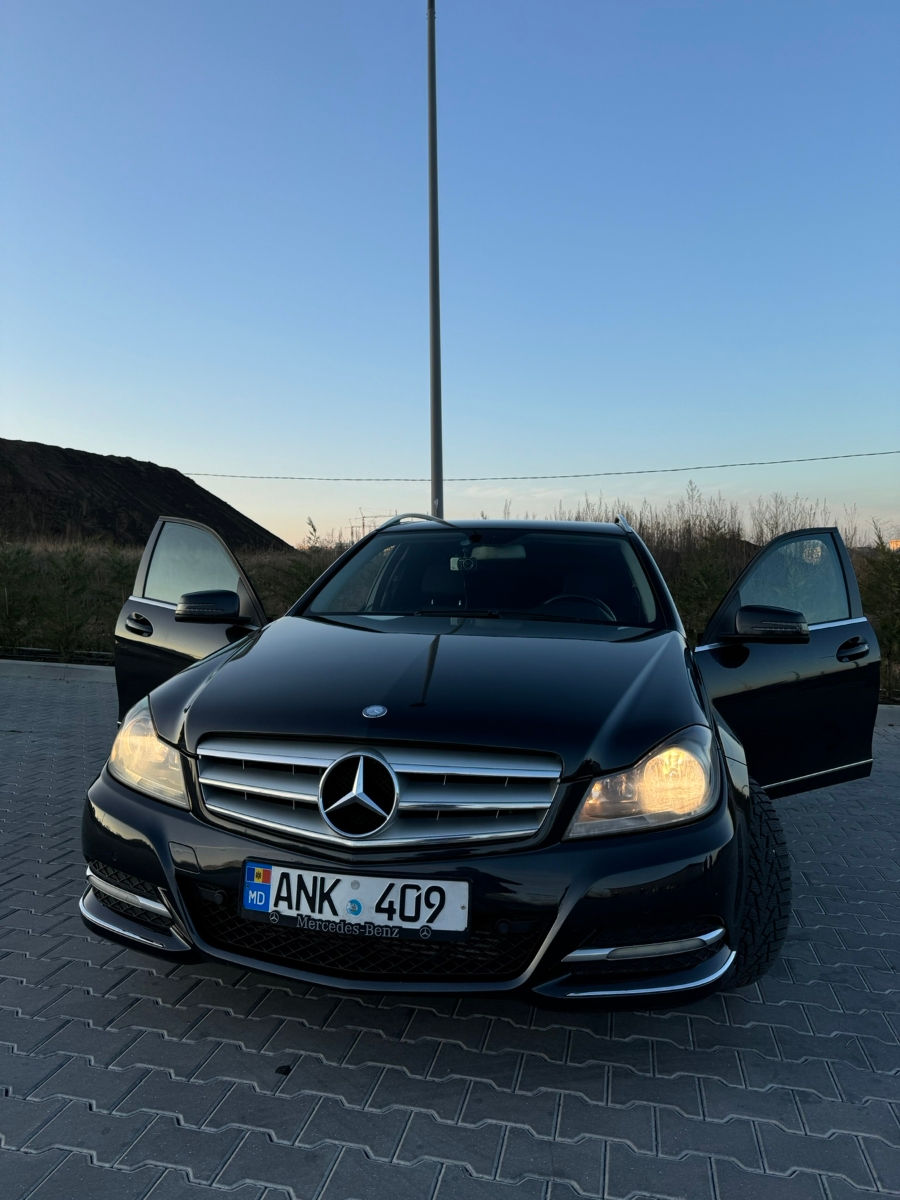 Mercedes C-Class foto 0