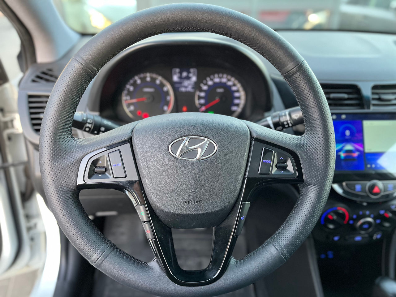 Hyundai Solaris фото 14