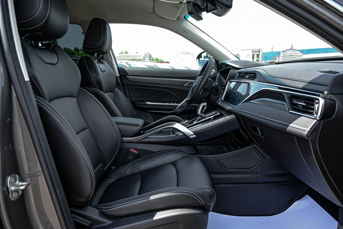 Geely Atlas Pro foto 7