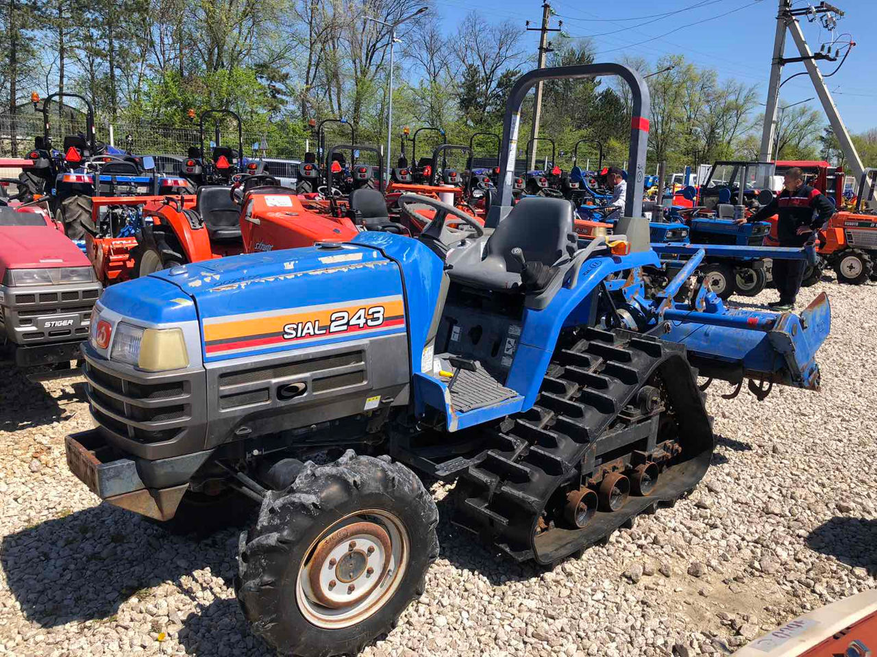 Se vinde Tractor japonez Iseki Sial 243 cu freza de sol foto 4