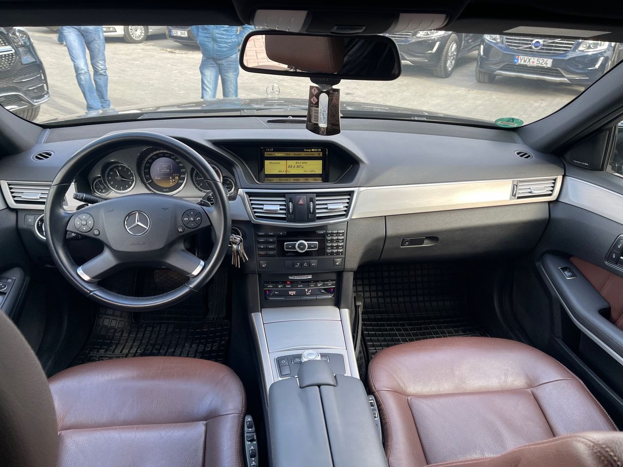 Mercedes E-Class foto 6