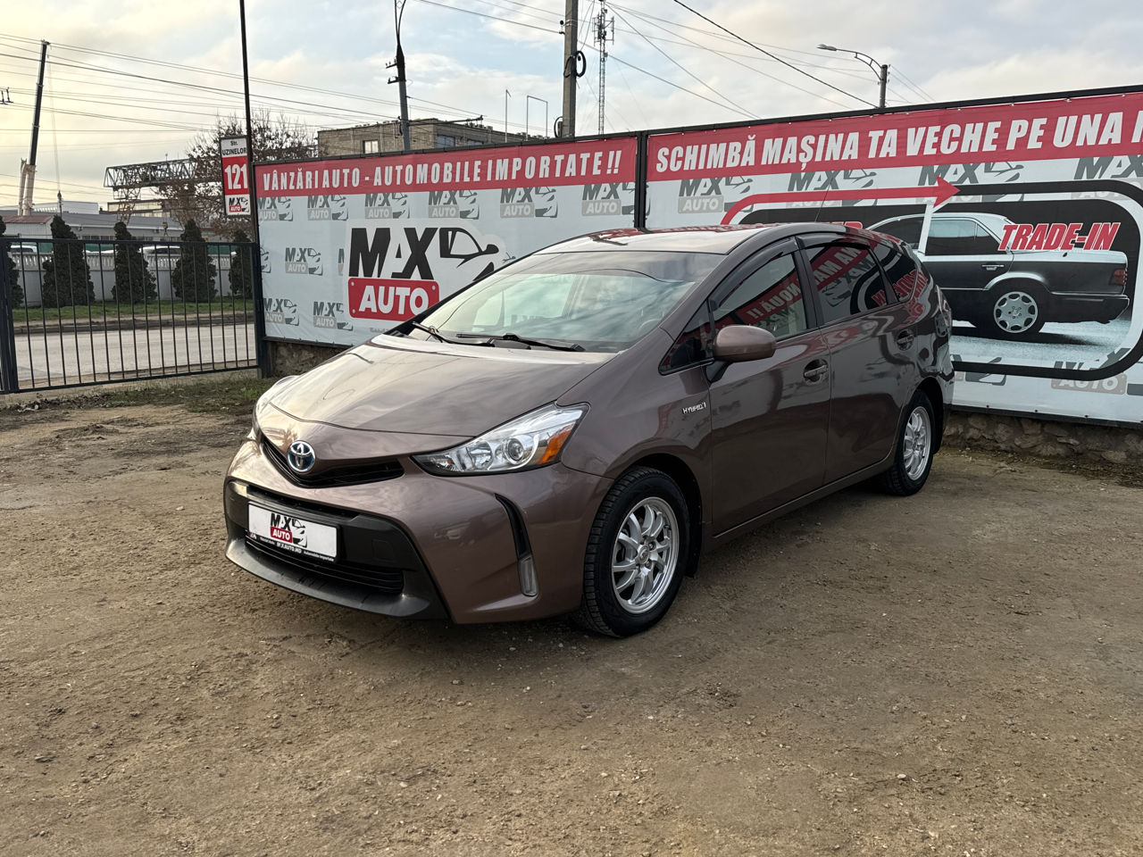 Toyota Prius v an. 2015