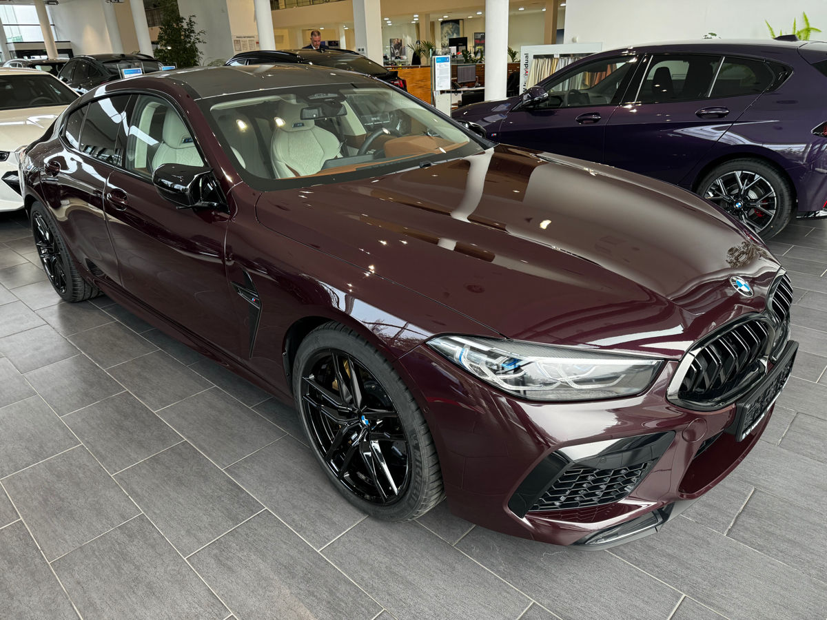 BMW M8 foto 0