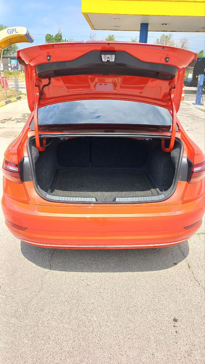 Volkswagen Jetta foto 5