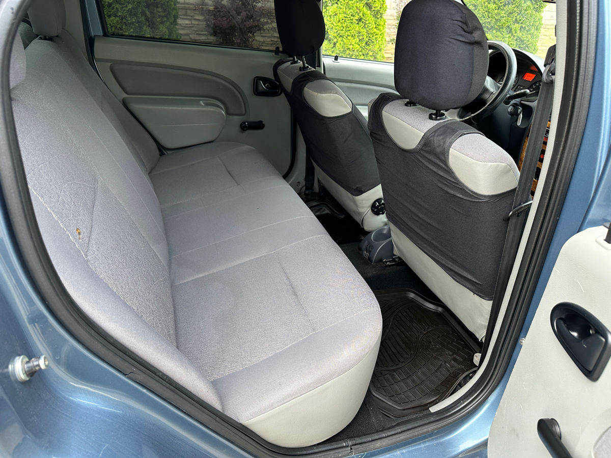 Dacia Logan foto 8