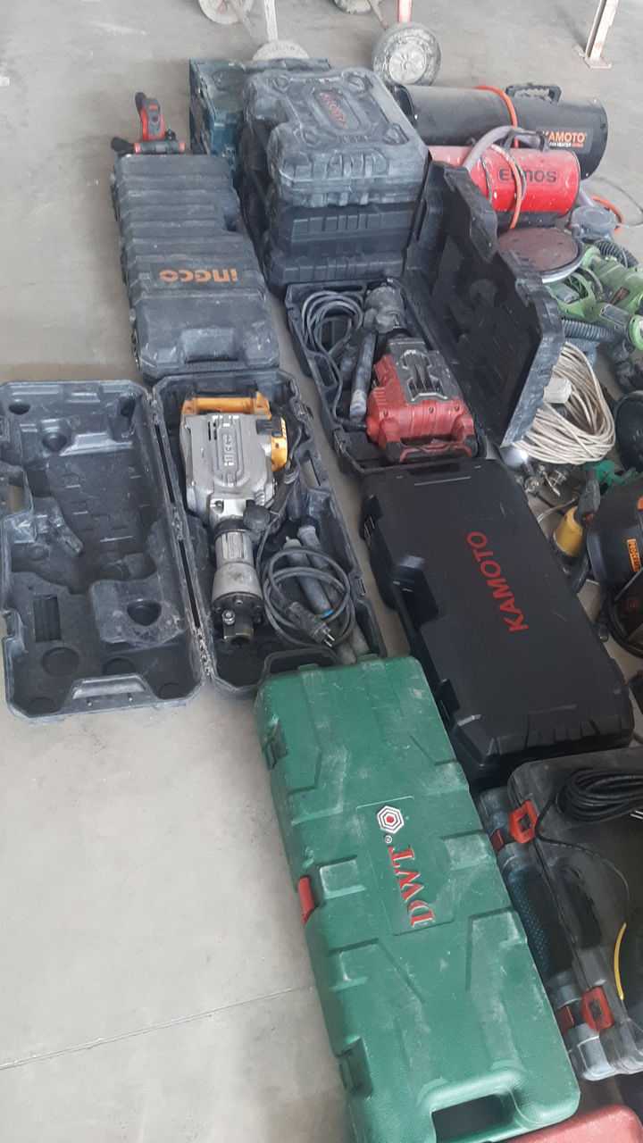 Masini de slefuit podurile si peretii in arenda foto 13
