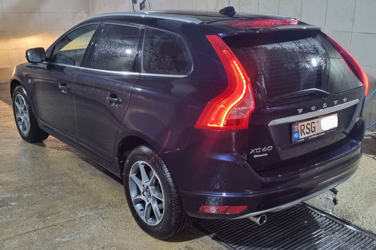 Volvo XC60 foto 2