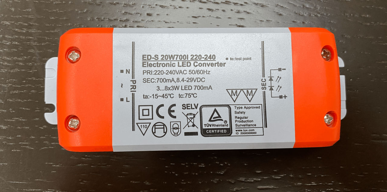 Electronic led converter. eds 20w700i 220240