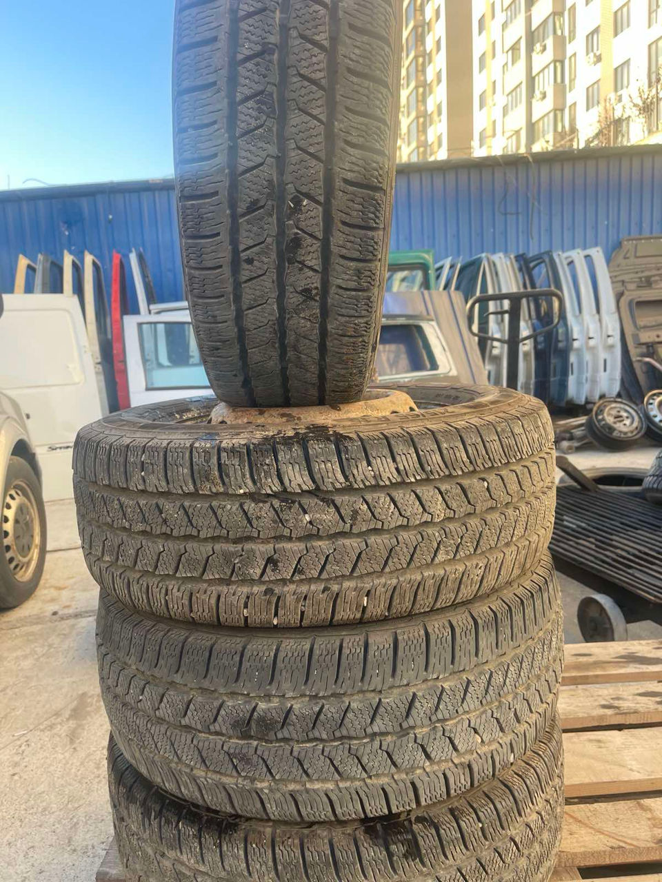 Продам резину 215/65R16C foto 2