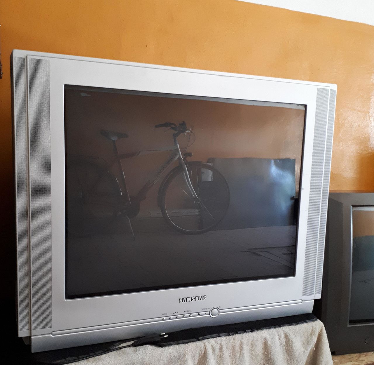 Телевизор обычный куплю. Телевизор самсунг 29 дюймов. Телевизор Samsung 2000 года. Ламповый телевизор Samsung 29 дюймов. Телевизор Samsung model 1420.