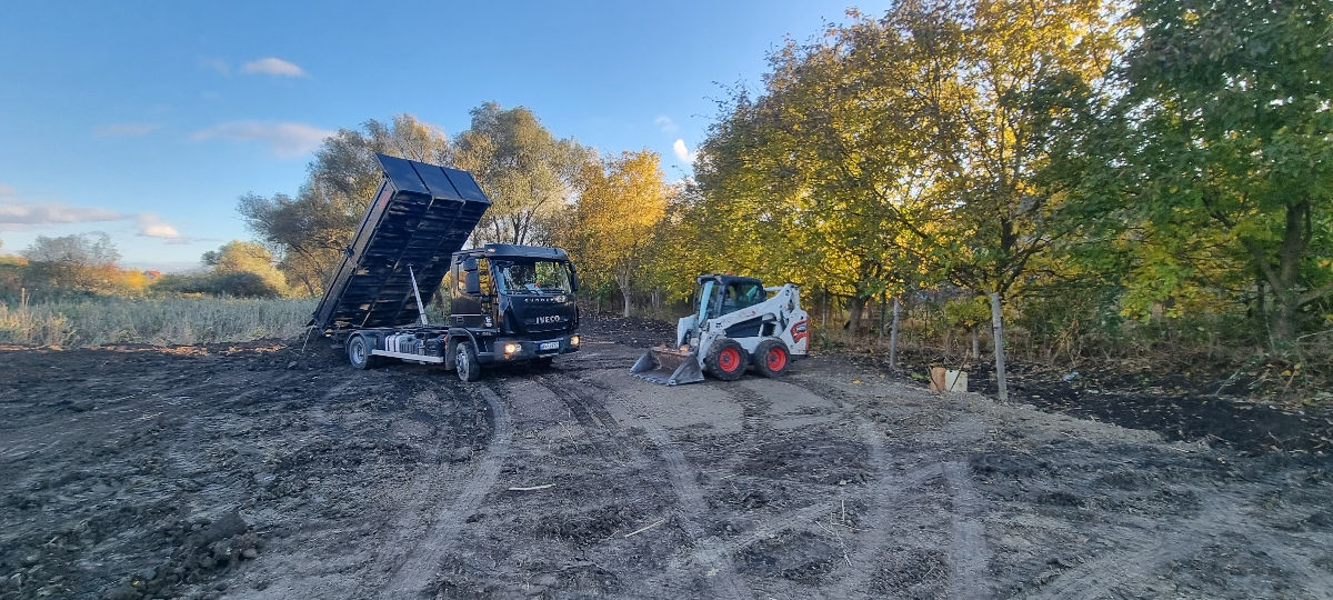Bobcat excavator basculante gama de intrumente foto 14