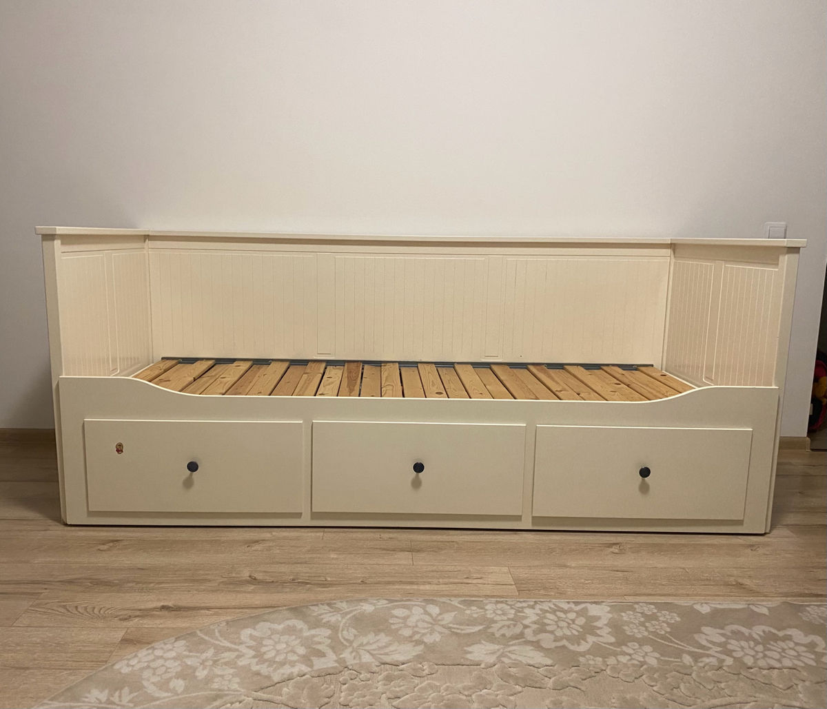 Раскладная кровать-диван Ikea Hemnes