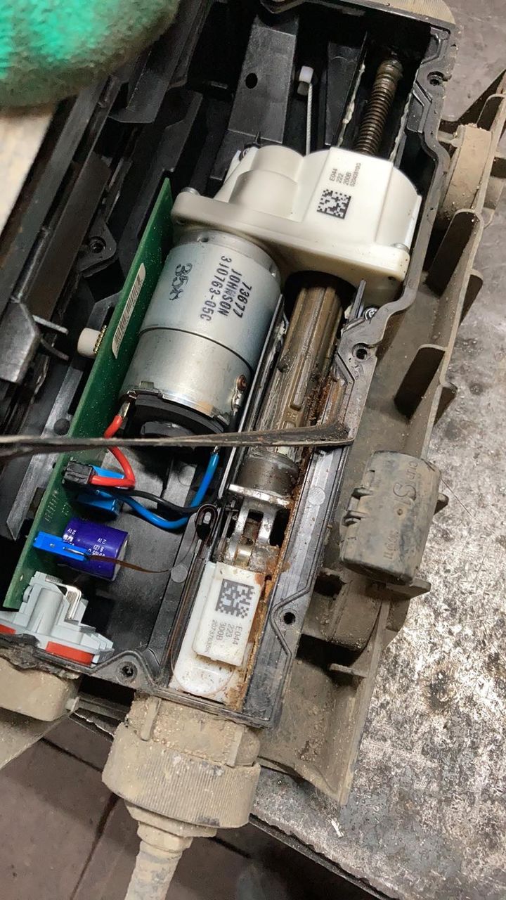 Reparatia frinelor de mina electrice,Ремонт электро ручников Renault Scenic,Grand Scenic foto 2