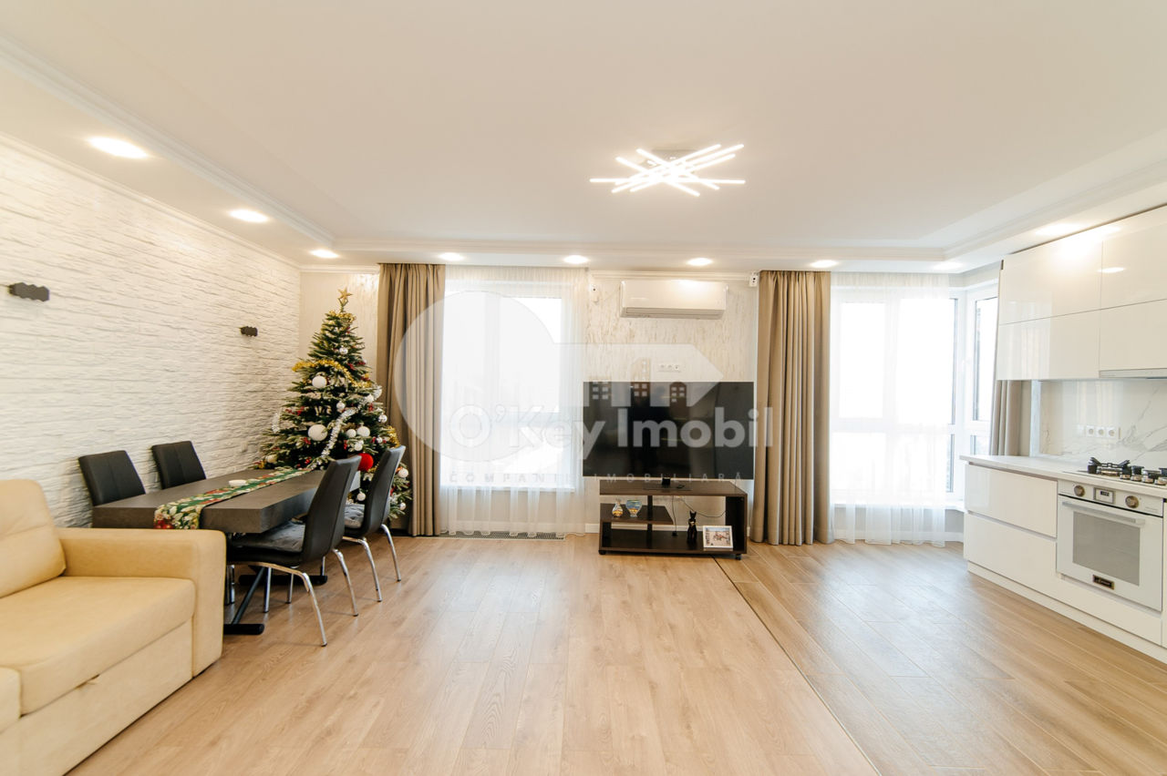 Apartament cu 3 camere, 95 m², Buiucani, Chișinău foto 2