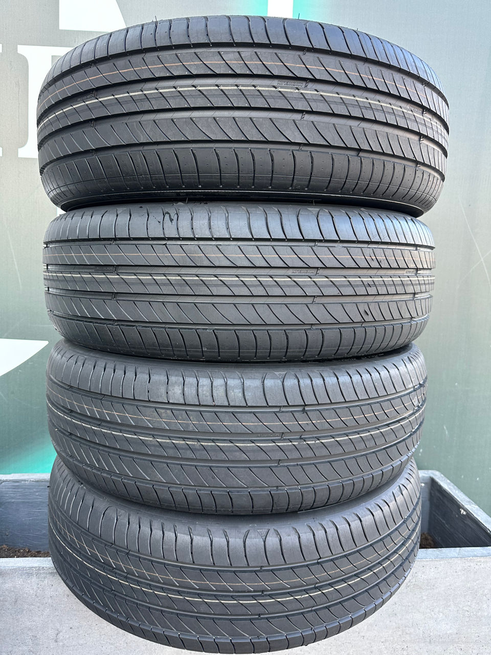 215/65 R17 Michelin Noi 2023 foto 0