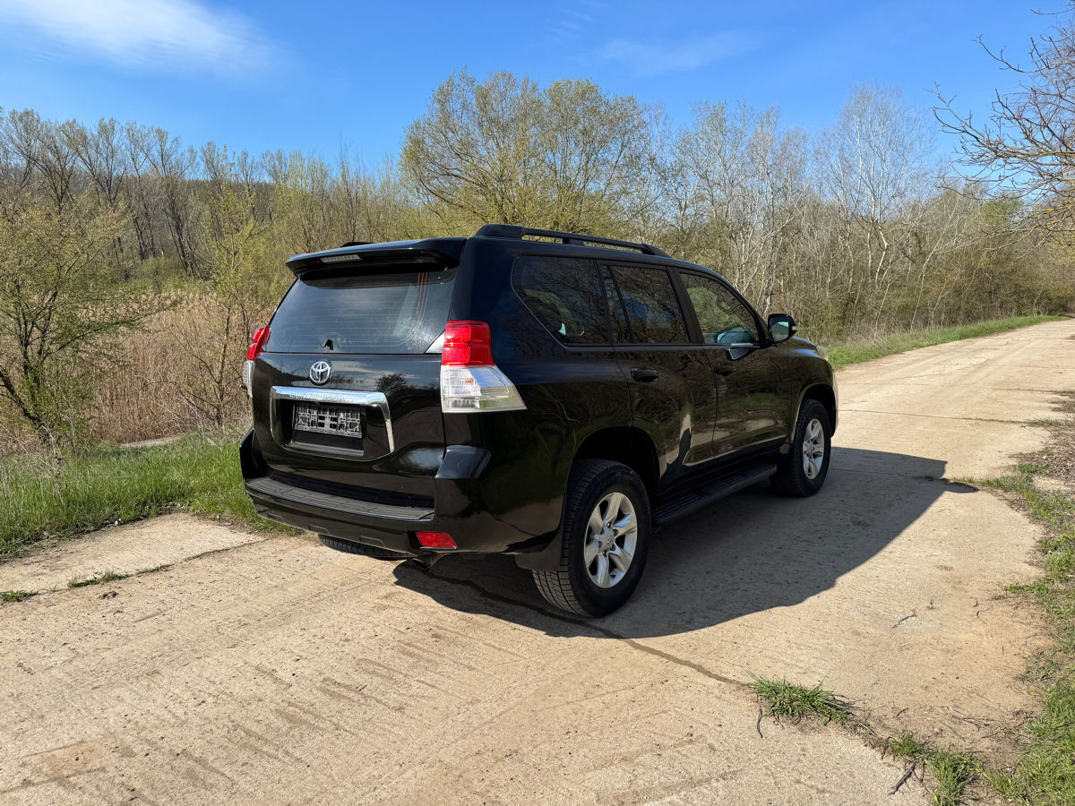 Toyota Land Cruiser Prado foto 3