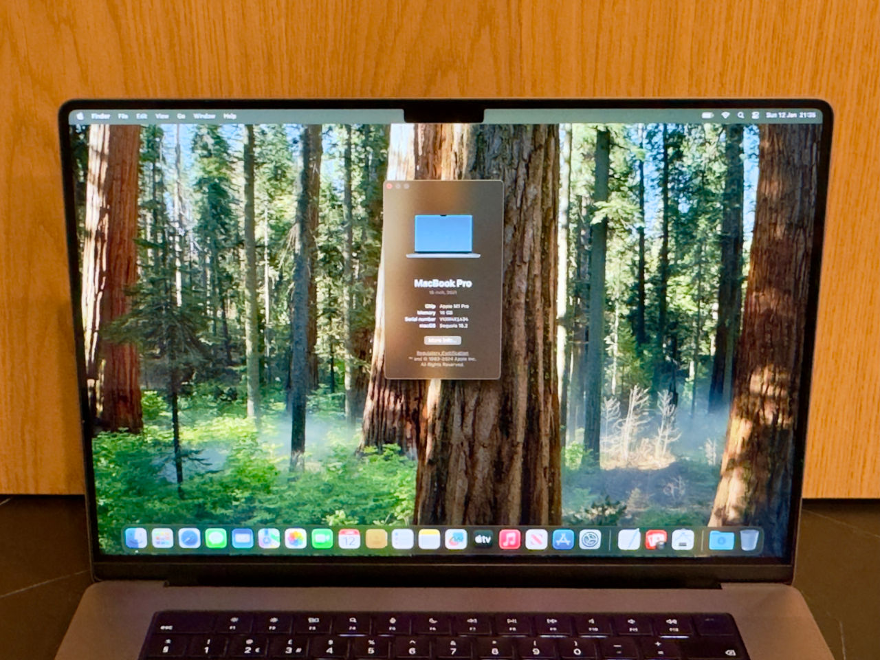 Apple MacBook Pro 16" 2021 M1 Pro 16GB 512GB SSD Space Grey / Garantie / Livrare foto 3