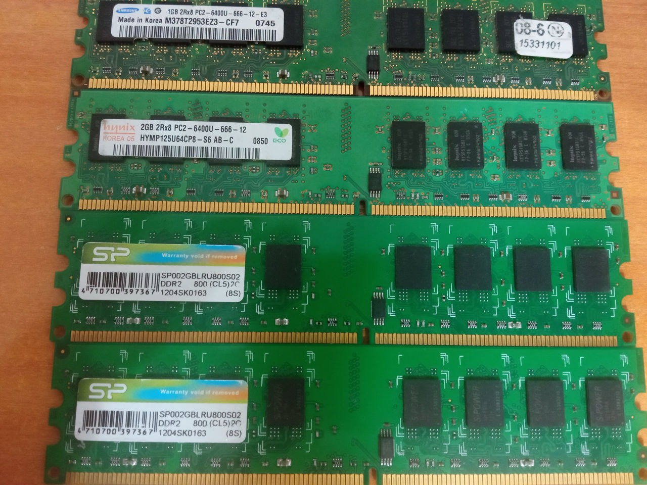 Vând RAM DDR2 2GB DDR1