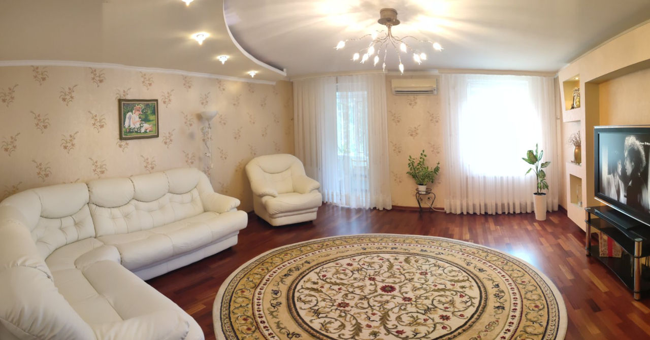 Apartament cu 3 camere, 142 m², 3 etaj