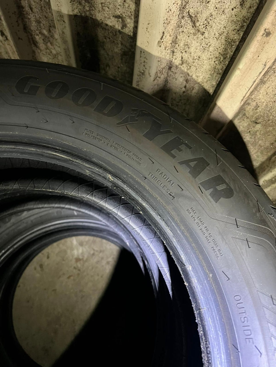 215/60 R17 GoodYear Noi 2024 foto 1