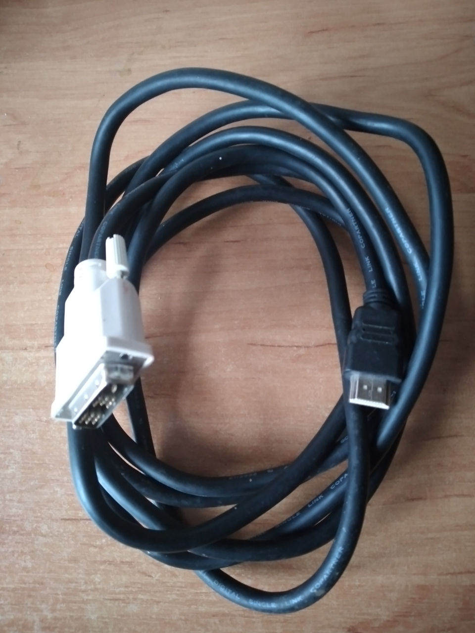 Кабель DVI - HDMI толстый длина 2,5 метра - 59 лей
