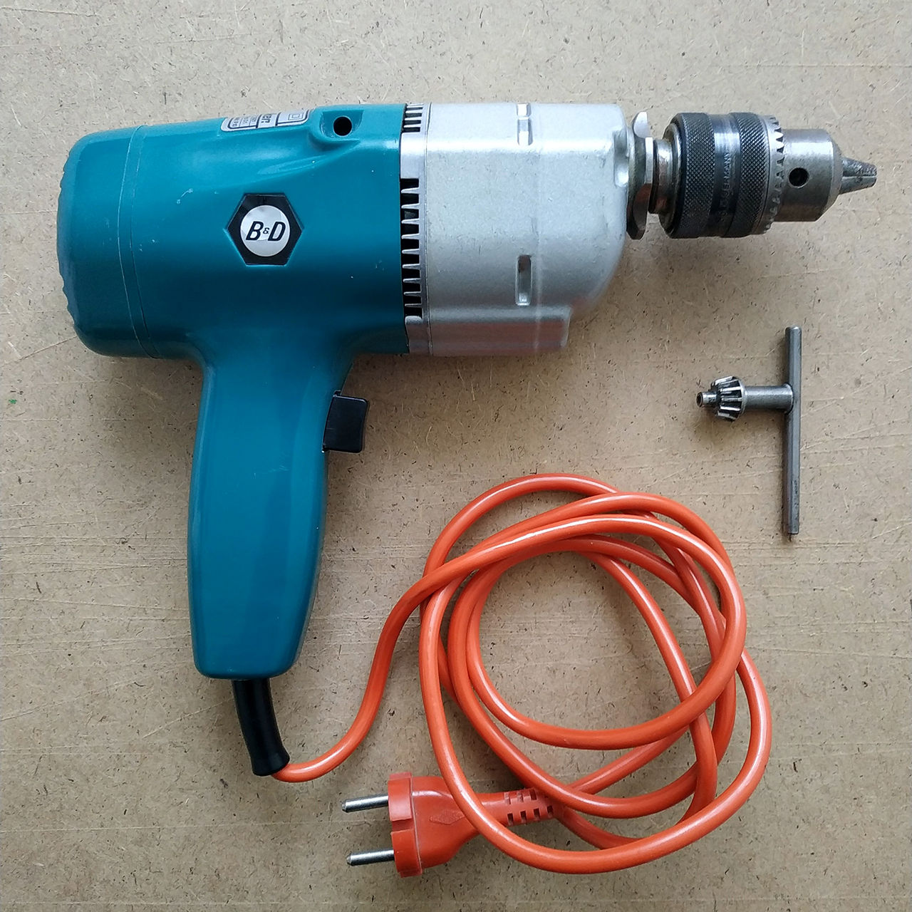 Black & Decker DN95. Burghiu cu impact. Fabricat în Germania de Vest foto 2