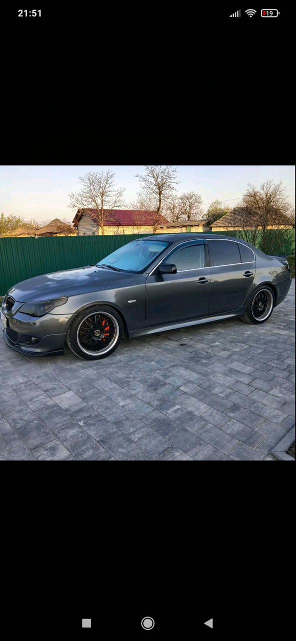 BMW 5 Series foto 5