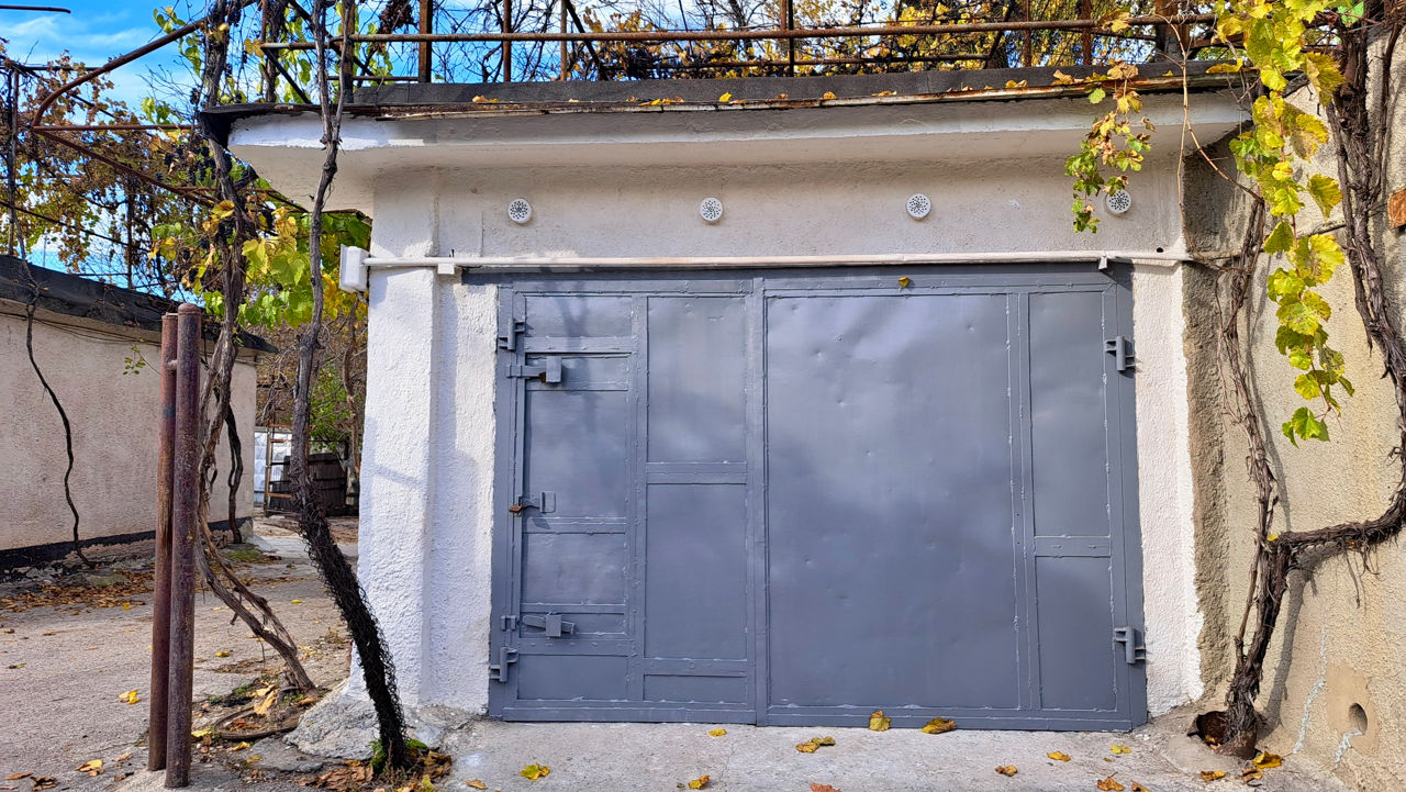 Garaj / Depozit *două mașini* Valea Trandafirilor (CCG 42), refăcut complet foto 0