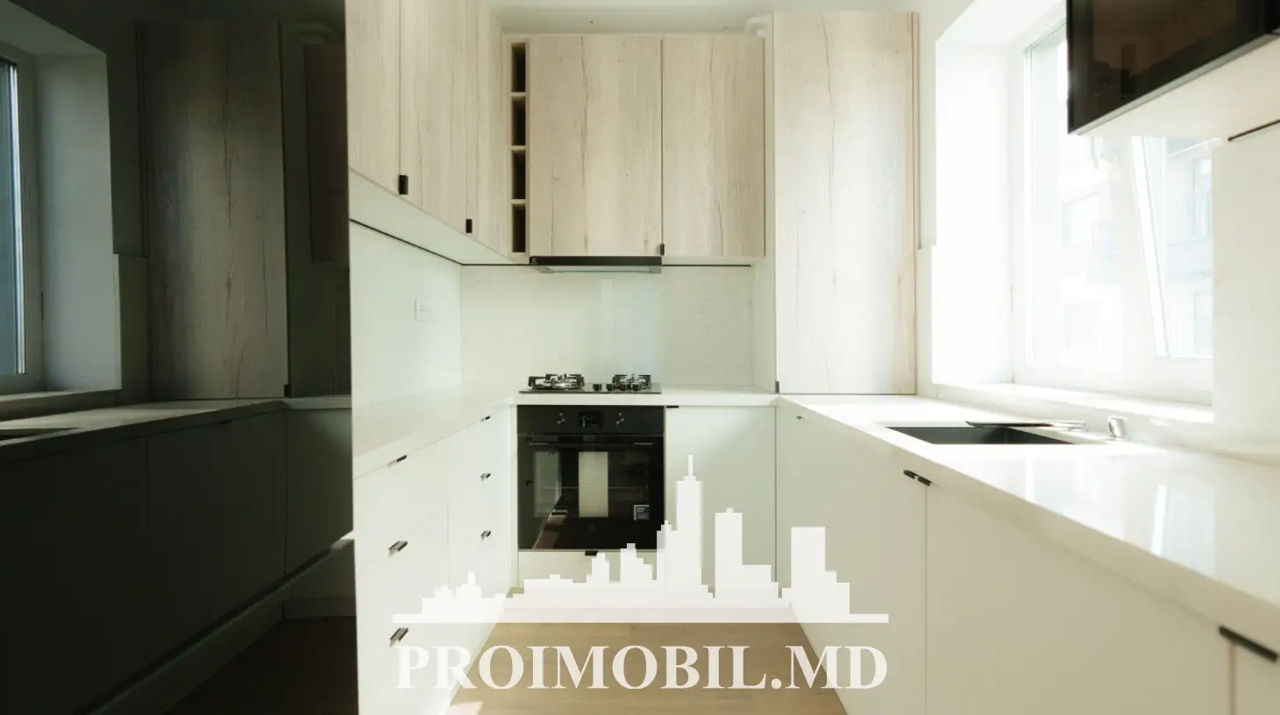 Apartament spre vânzare cu 3 camere, 95 m2 în București, București foto 2