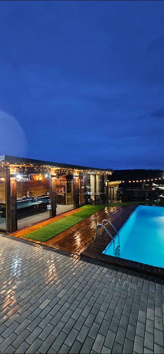 Inchiriere Vila cu piscina sauna si ciubar fierbinte In Balti foto 9
