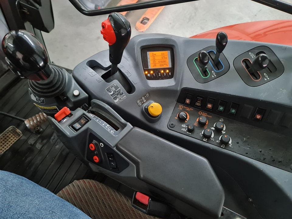 Kubota M135GX foto 3