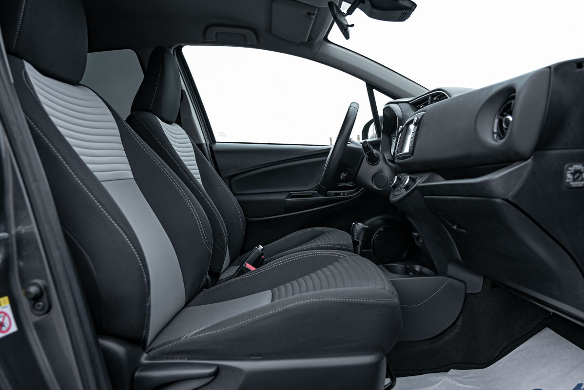 Toyota Yaris foto 11