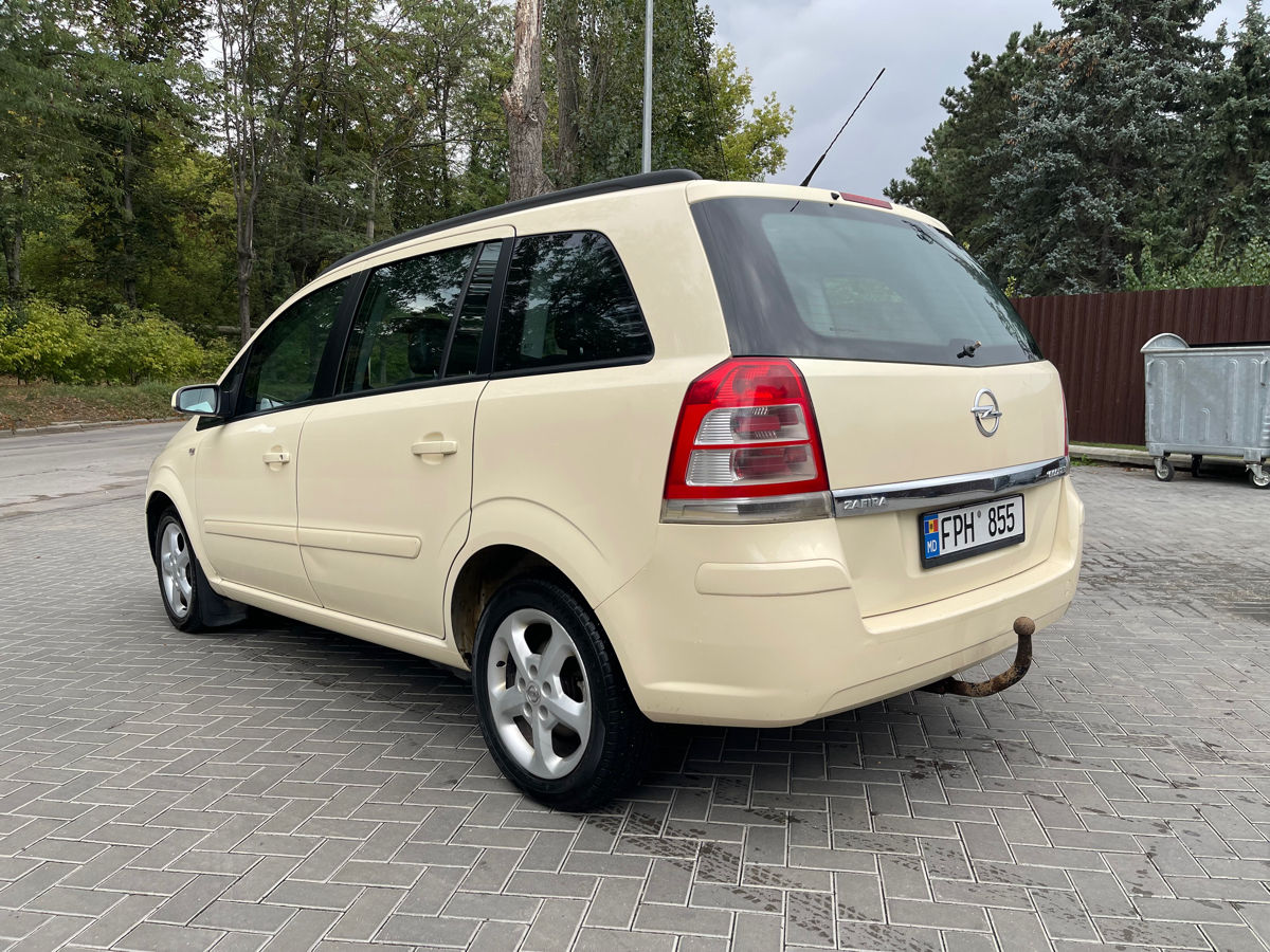 Opel Zafira фото 2
