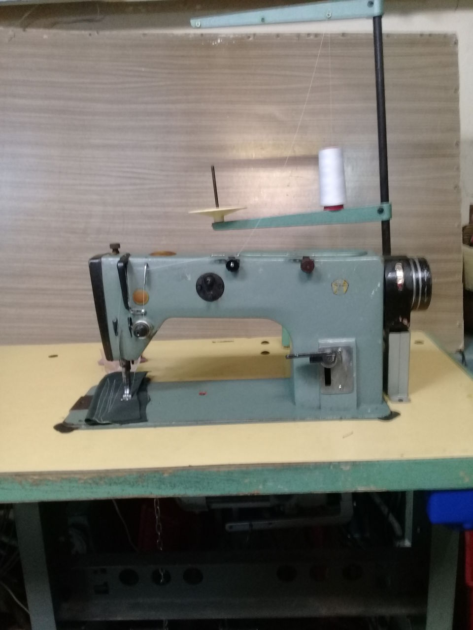 Промышленная швейная машинка 1022м ттхэ