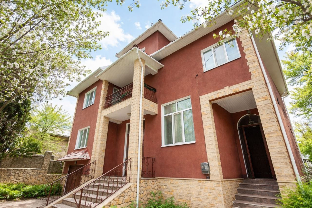 Casă,  420 m²,  Codru