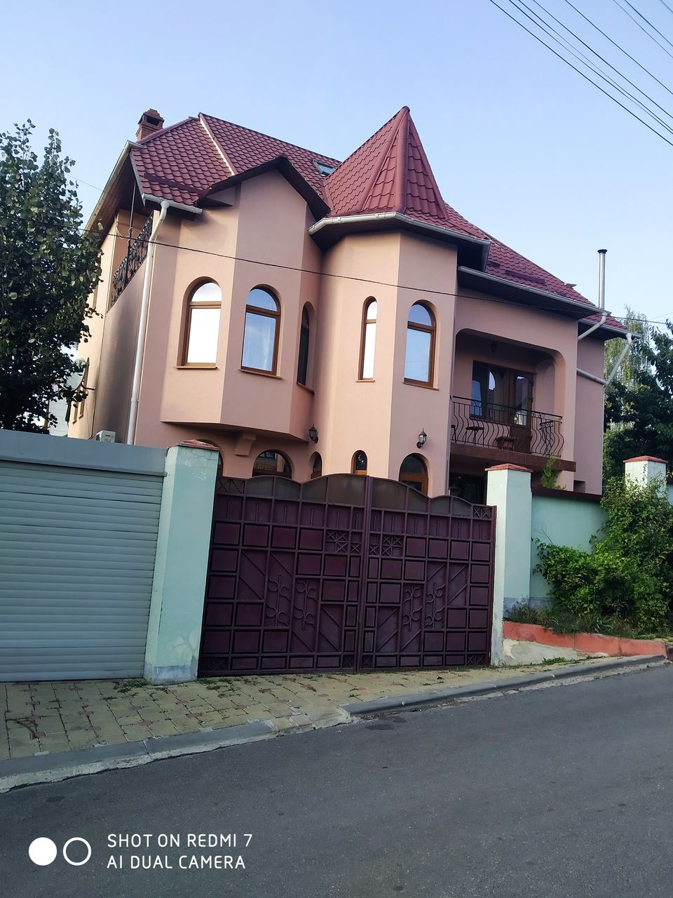 Дom,2 этажа,5 комнат,250 кв.м,сауна+басейн,тераса,барбекю фото 0