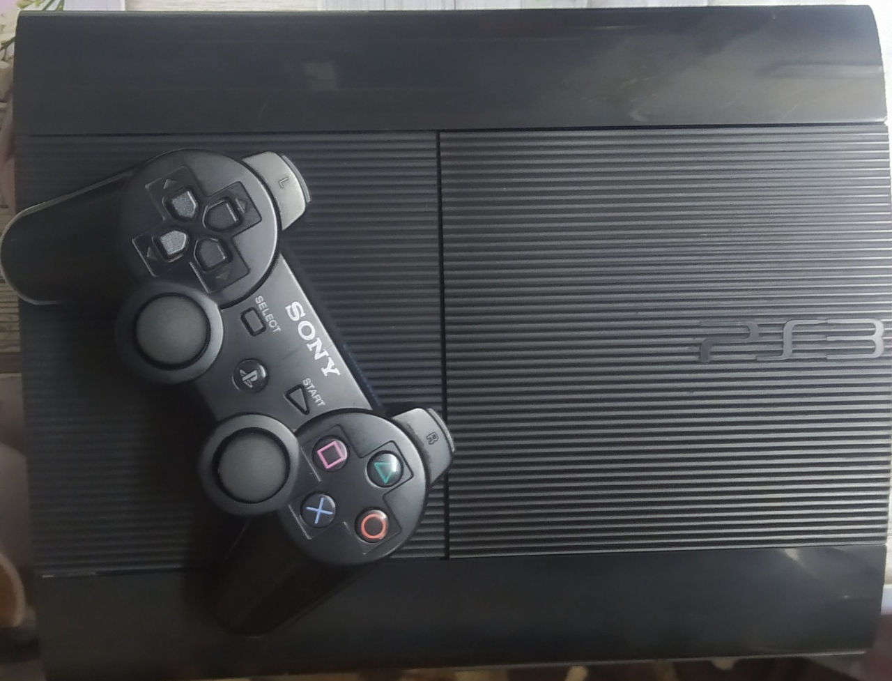 Продам Playstation 3 Super Slim 500 гб + прошивка HEN + 36 игр