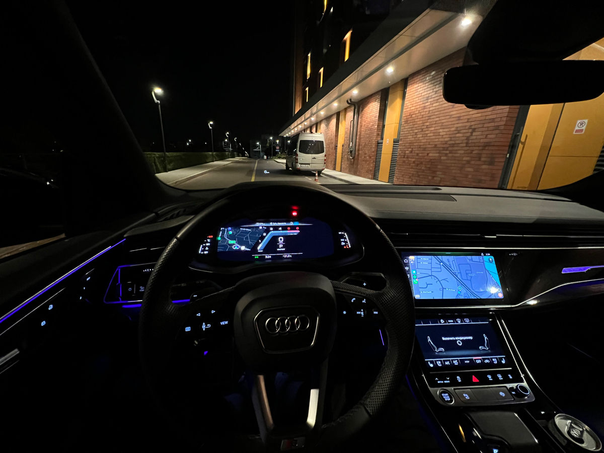 Audi Q8 foto 9