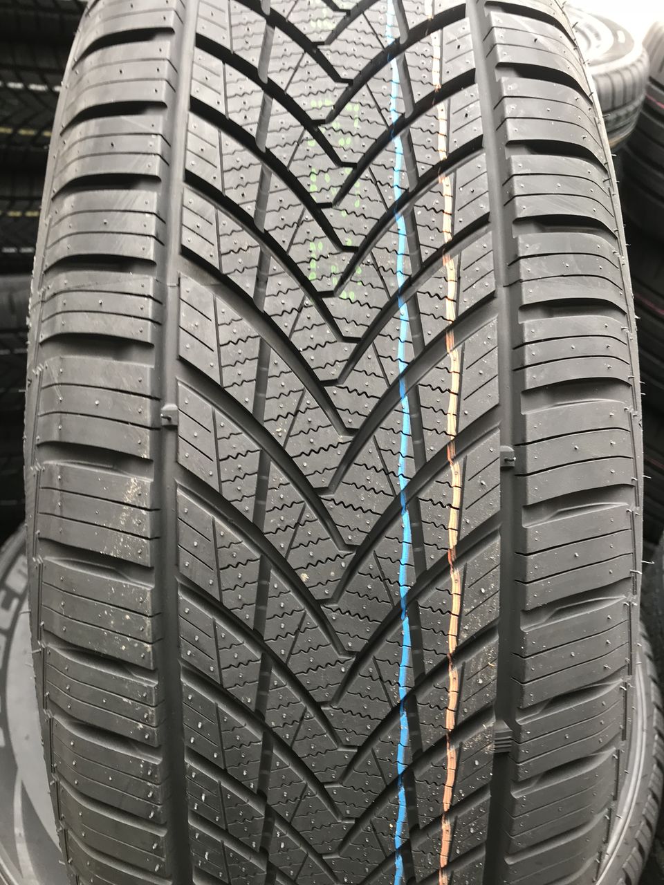 235/60 R18 Tracmax Allseason Trac saver/ Доставка, livrare toata Moldova foto 2