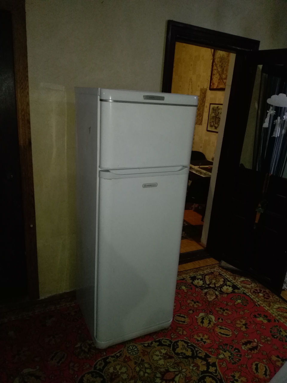 Холодильник. Ariston