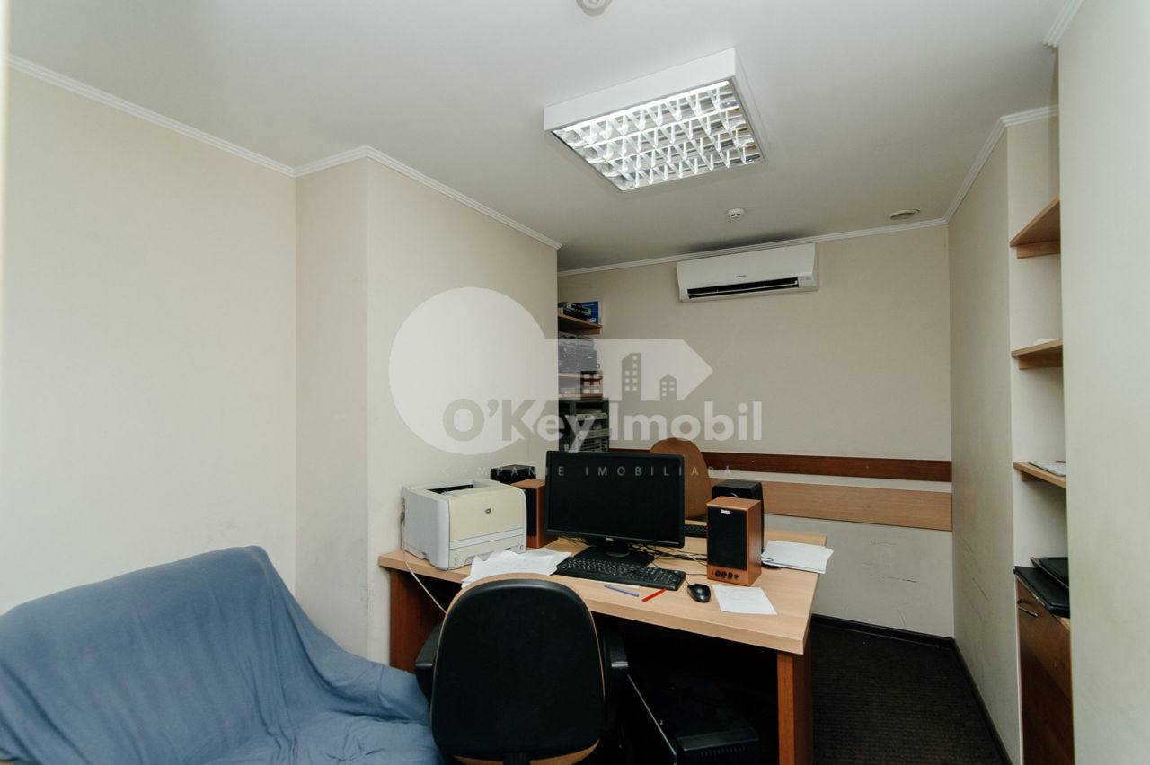 Oficiu cu o suprafață de 300 mp, Centru, 450000 € ! foto 2