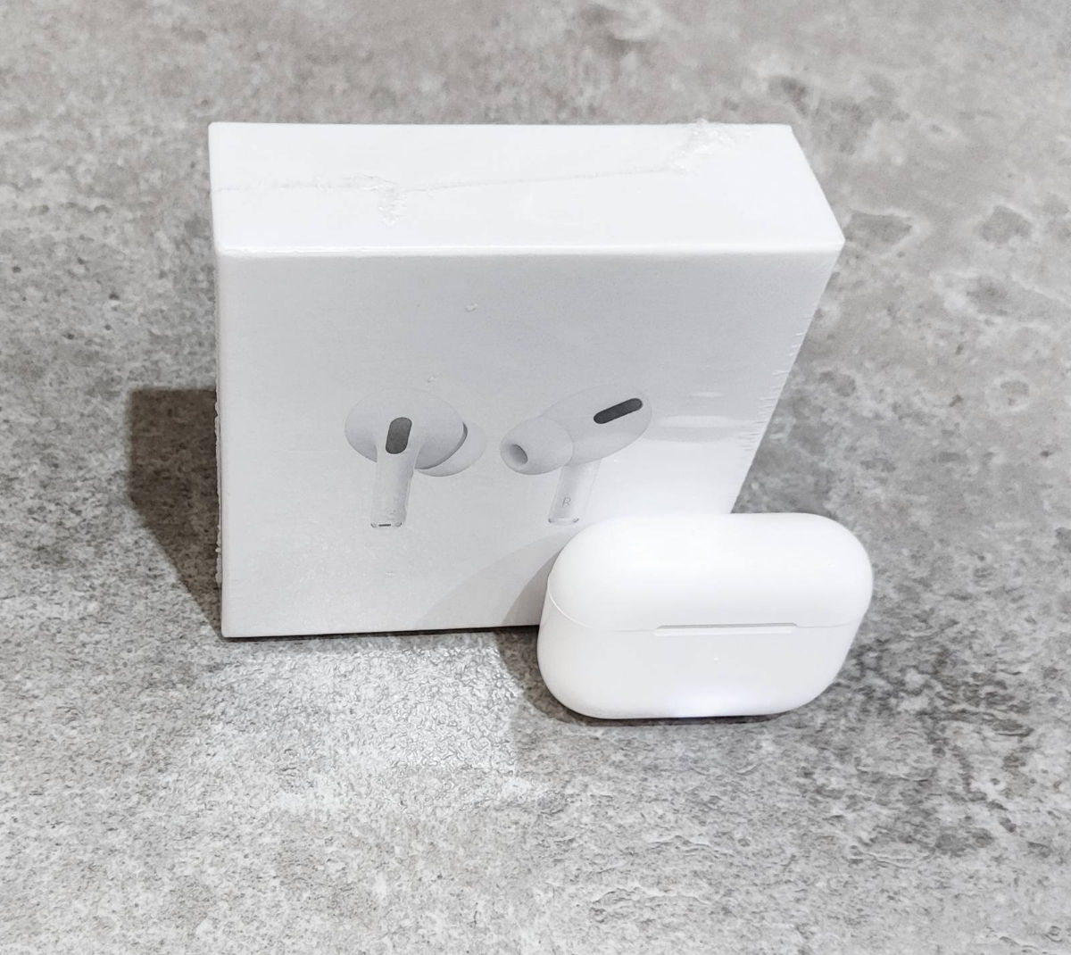 Vând Airpods Pro foto 3