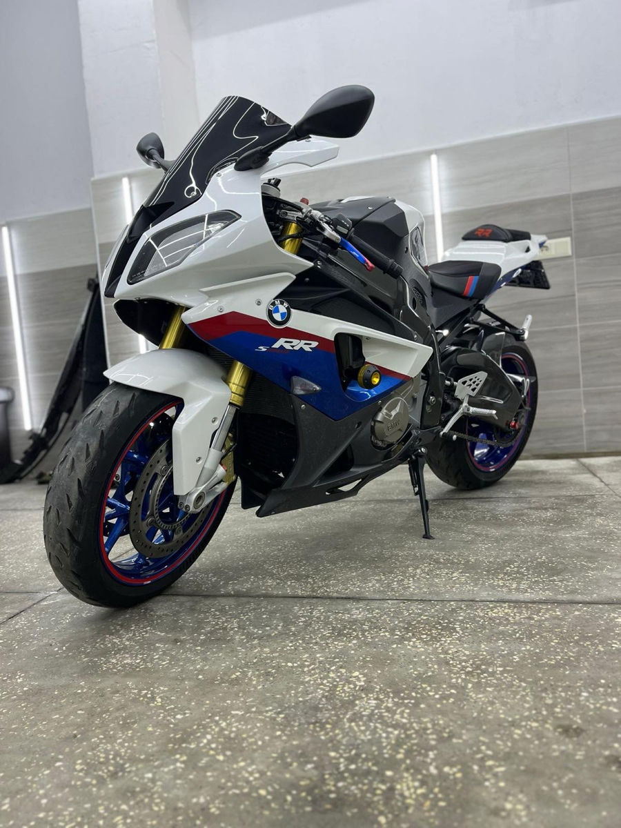 BMW S1000RR фото 1