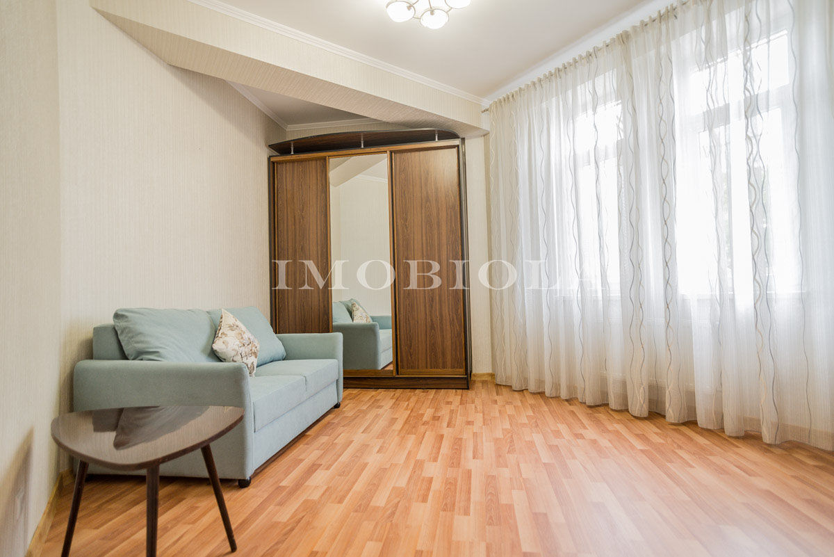 Apartament cu 3 camere, 115 m², Centru, Chișinău foto 3