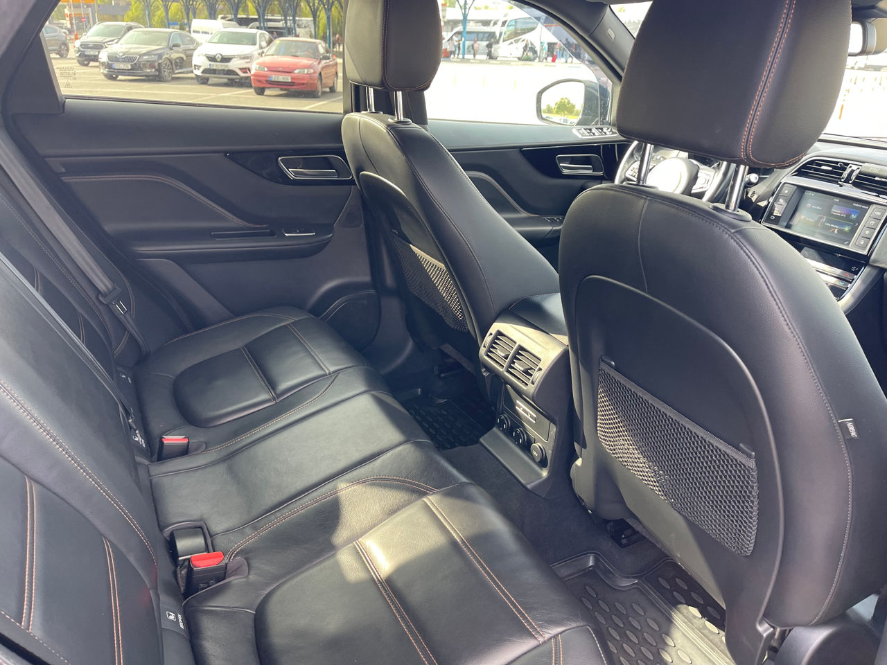 Jaguar f-pace foto 9